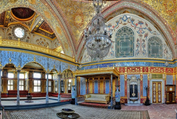 Topkapi-Palace-Harem-Imperial-Hall-13